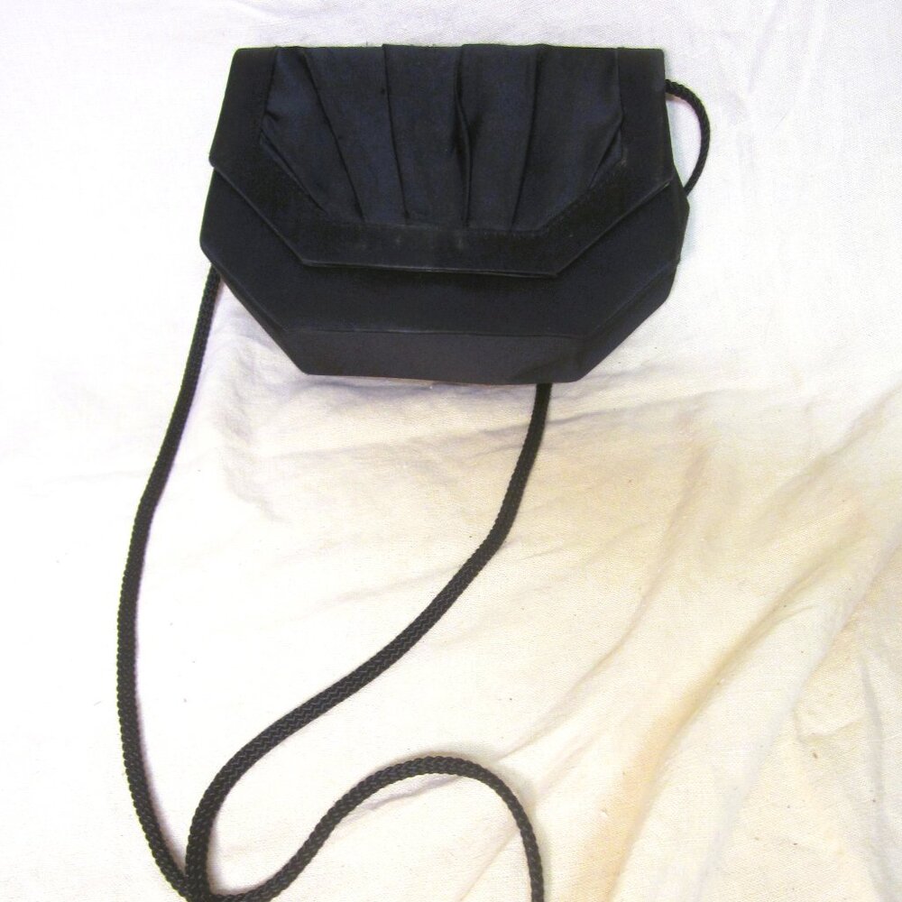 VTG LA REGALE LTD SATIN BLACK CLUTCH PURSE GREAT SPECIAL OCCASION CLUTCH